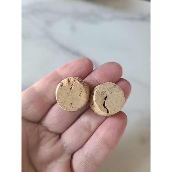 Vintage Wooden Barrel Shaped Tree Bark Salt And Pepper Shakers - Picture 8 of 10